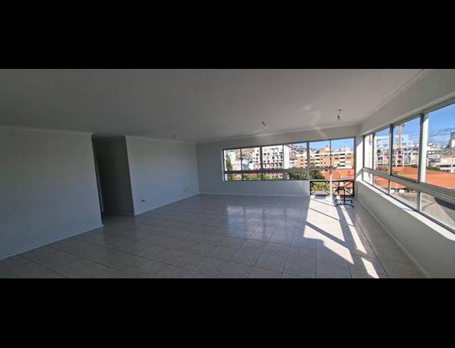 2 BEDROOM PROPERTY TO RENT IN SEA POINT